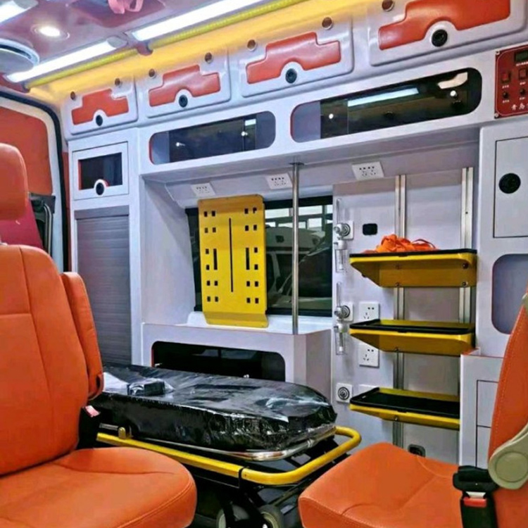 鹰手营子矿长途救护车护送病人租赁价格